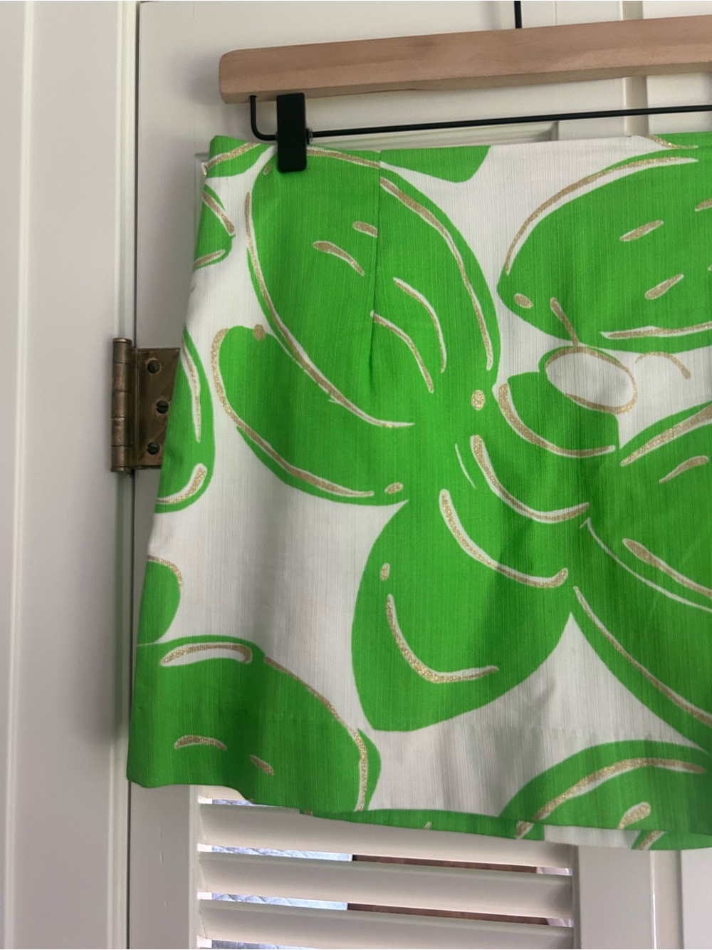 Lilly Pulitzer Tate Mini Skirt Sz 4 Bee Stinger White Green Gold Glitter Resort - Picture 2 of 5